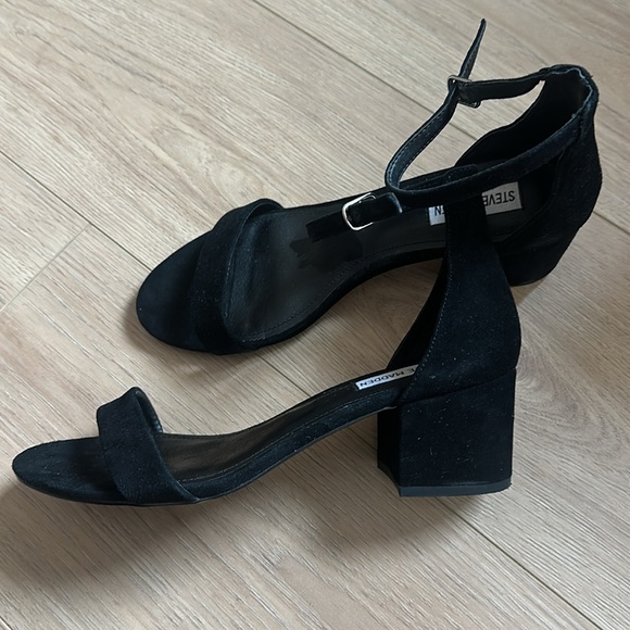 Steve Madden Shoes - Steve Madden block heel- black suede